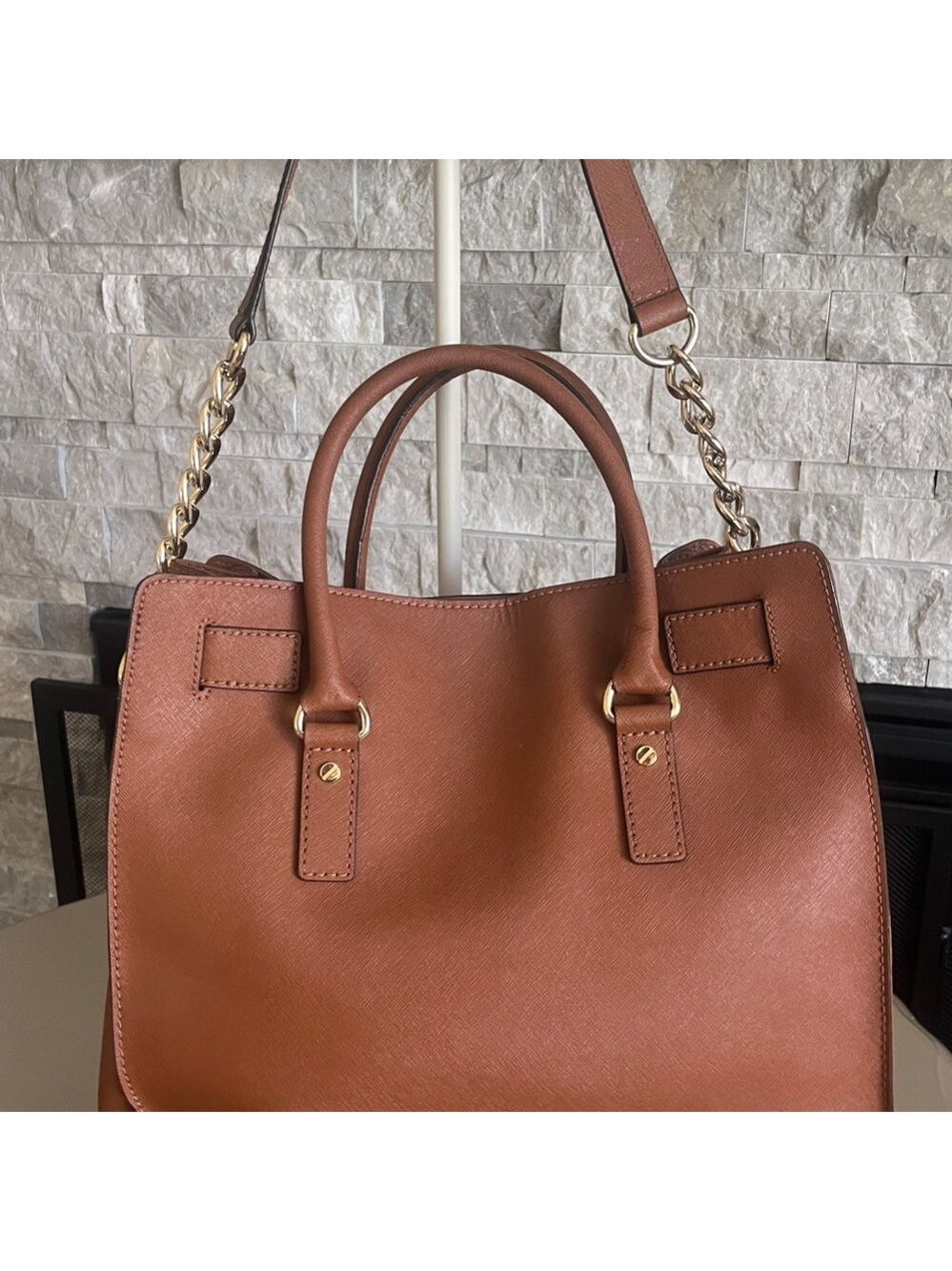 Michael Kors Large Hamilton Bag - Picture 13 of 16